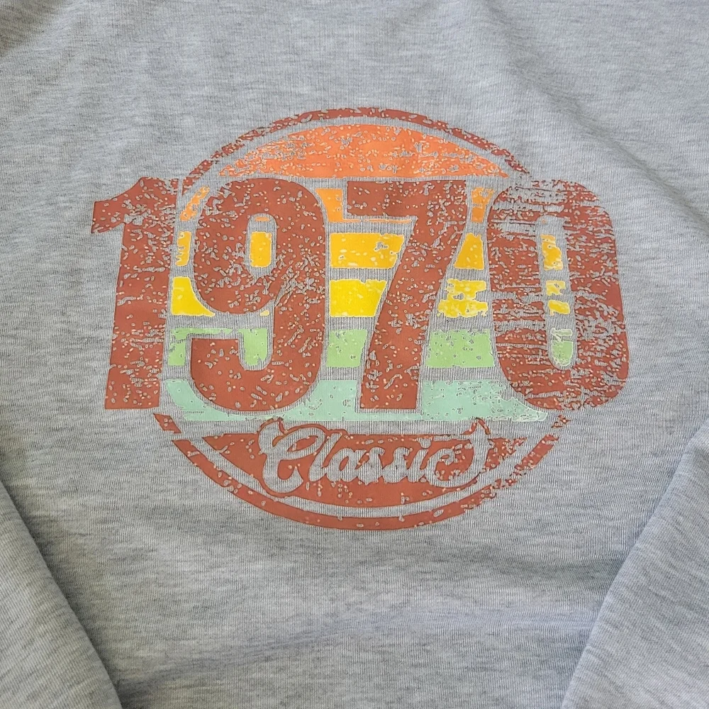 1970 Gray Sweatshirt Womens Size 3XL Graphic Design - Picture 2 of 7